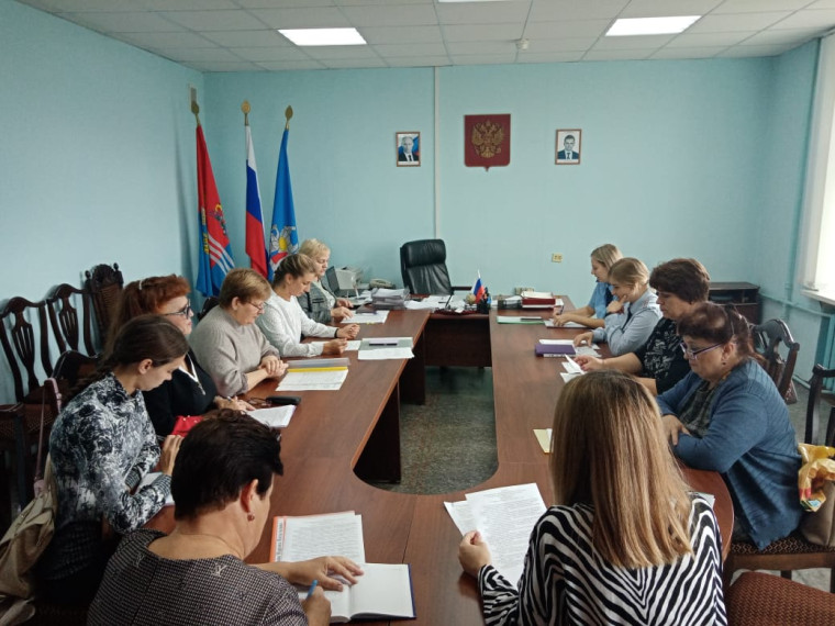 Заседание комиссии по делам несовершеннолетних и защите их прав при администрации Ильинского муниципального района.