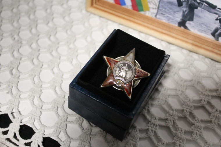 В Ильинском краеведческом музее состоялась передача ордена Красной Звезды, которым был награжден ильинец.